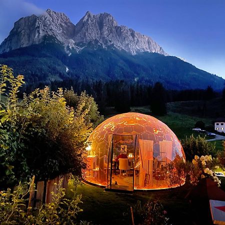 Bayern Resort Hotel - Adults Only - Mit Zugspitzblick - Eibsee-Naehe - Wellnessbereich - Naturpool Im Sommer Grainau Dış mekan fotoğraf