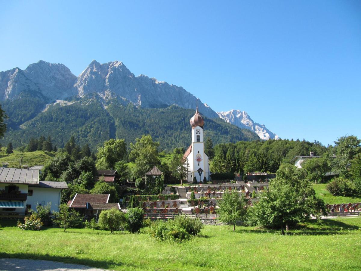 Bayern Resort Hotel - Adults Only - Mit Zugspitzblick - Eibsee-Naehe - Wellnessbereich - Naturpool Im Sommer Grainau Dış mekan fotoğraf