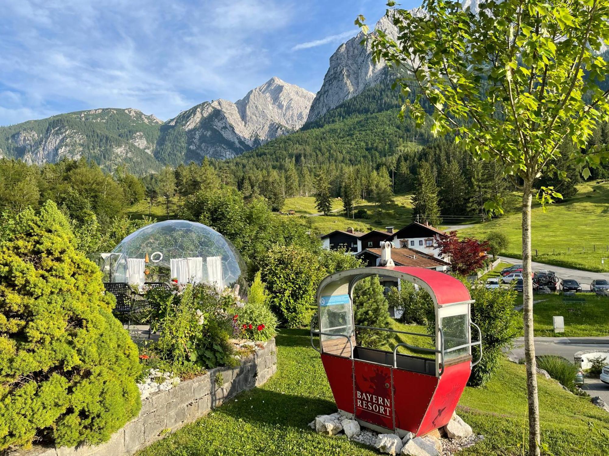 Bayern Resort Hotel - Adults Only - Mit Zugspitzblick - Eibsee-Naehe - Wellnessbereich - Naturpool Im Sommer Grainau Dış mekan fotoğraf