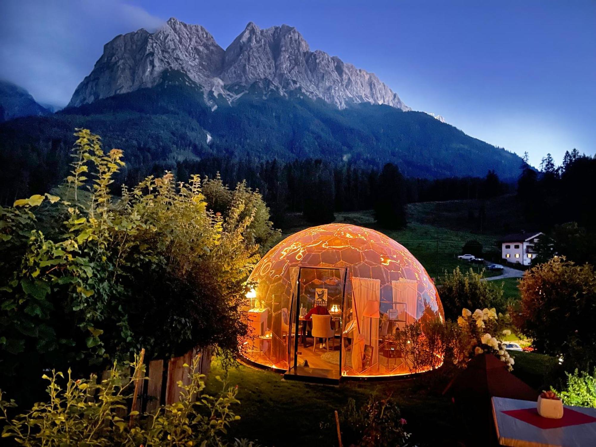 Bayern Resort Hotel - Adults Only - Mit Zugspitzblick - Eibsee-Naehe - Wellnessbereich - Naturpool Im Sommer Grainau Dış mekan fotoğraf
