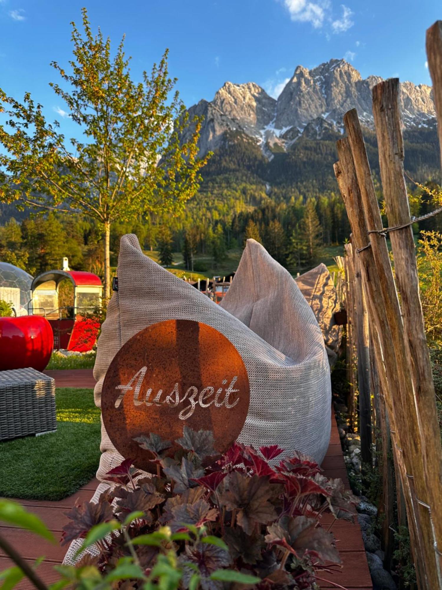 Bayern Resort Hotel - Adults Only - Mit Zugspitzblick - Eibsee-Naehe - Wellnessbereich - Naturpool Im Sommer Grainau Dış mekan fotoğraf