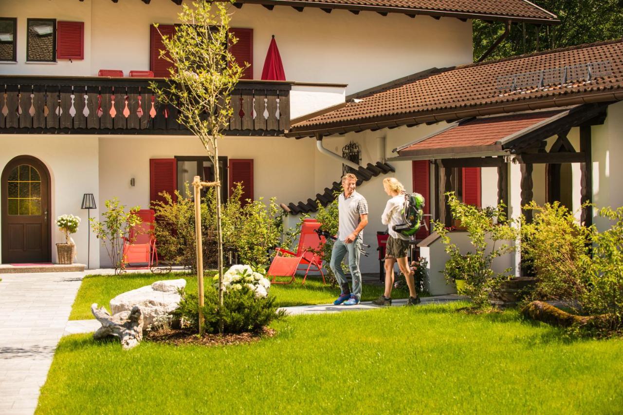 Bayern Resort Hotel - Adults Only - Mit Zugspitzblick - Eibsee-Naehe - Wellnessbereich - Naturpool Im Sommer Grainau Dış mekan fotoğraf