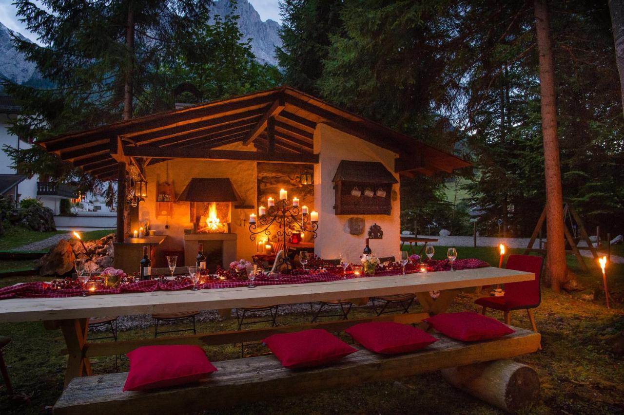 Bayern Resort Hotel - Adults Only - Mit Zugspitzblick - Eibsee-Naehe - Wellnessbereich - Naturpool Im Sommer Grainau Dış mekan fotoğraf