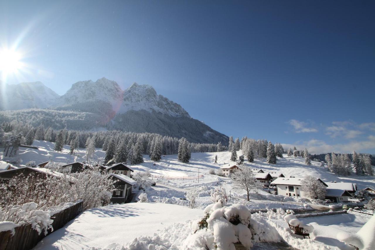Bayern Resort Hotel - Adults Only - Mit Zugspitzblick - Eibsee-Naehe - Wellnessbereich - Naturpool Im Sommer Grainau Dış mekan fotoğraf
