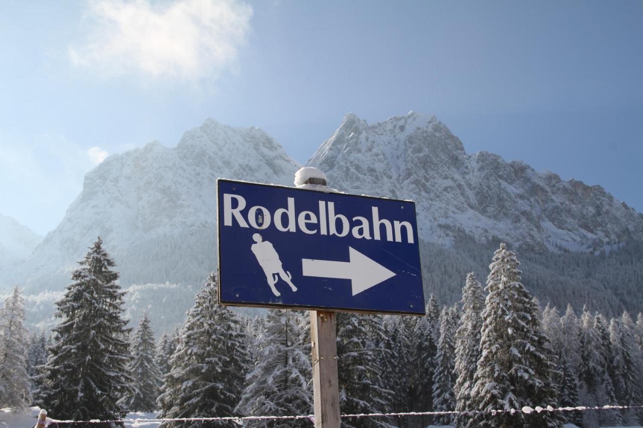 Bayern Resort Hotel - Adults Only - Mit Zugspitzblick - Eibsee-Naehe - Wellnessbereich - Naturpool Im Sommer Grainau Dış mekan fotoğraf