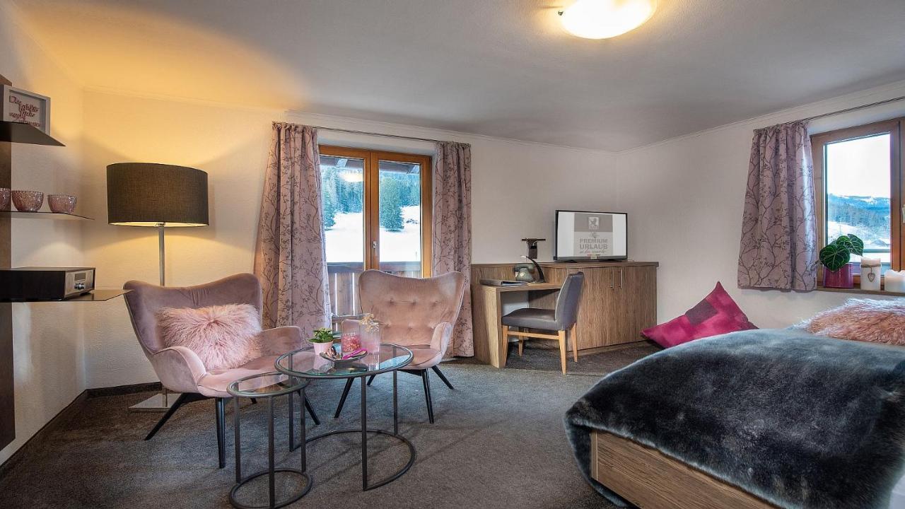 Bayern Resort Hotel - Adults Only - Mit Zugspitzblick - Eibsee-Naehe - Wellnessbereich - Naturpool Im Sommer Grainau Dış mekan fotoğraf