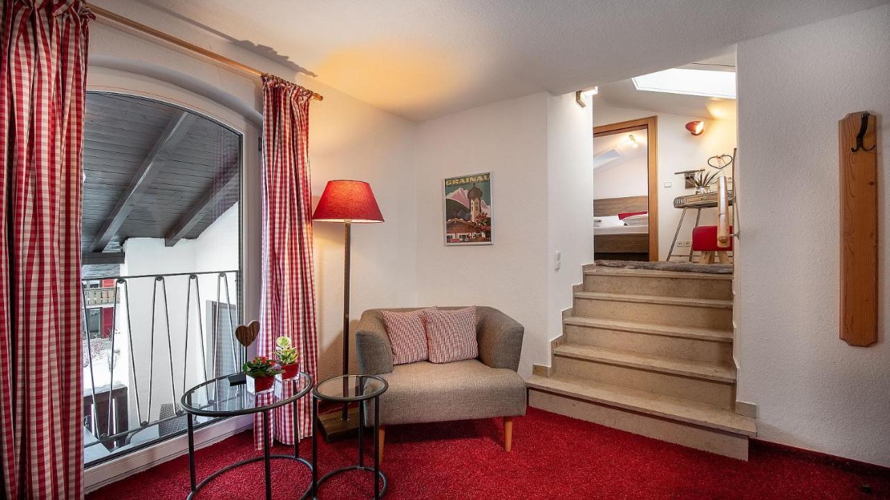 Bayern Resort Hotel - Adults Only - Mit Zugspitzblick - Eibsee-Naehe - Wellnessbereich - Naturpool Im Sommer Grainau Dış mekan fotoğraf